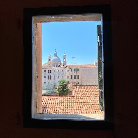 Ca' Romantica - Big Appartment At Accademia เวนิส ภายนอก รูปภาพ