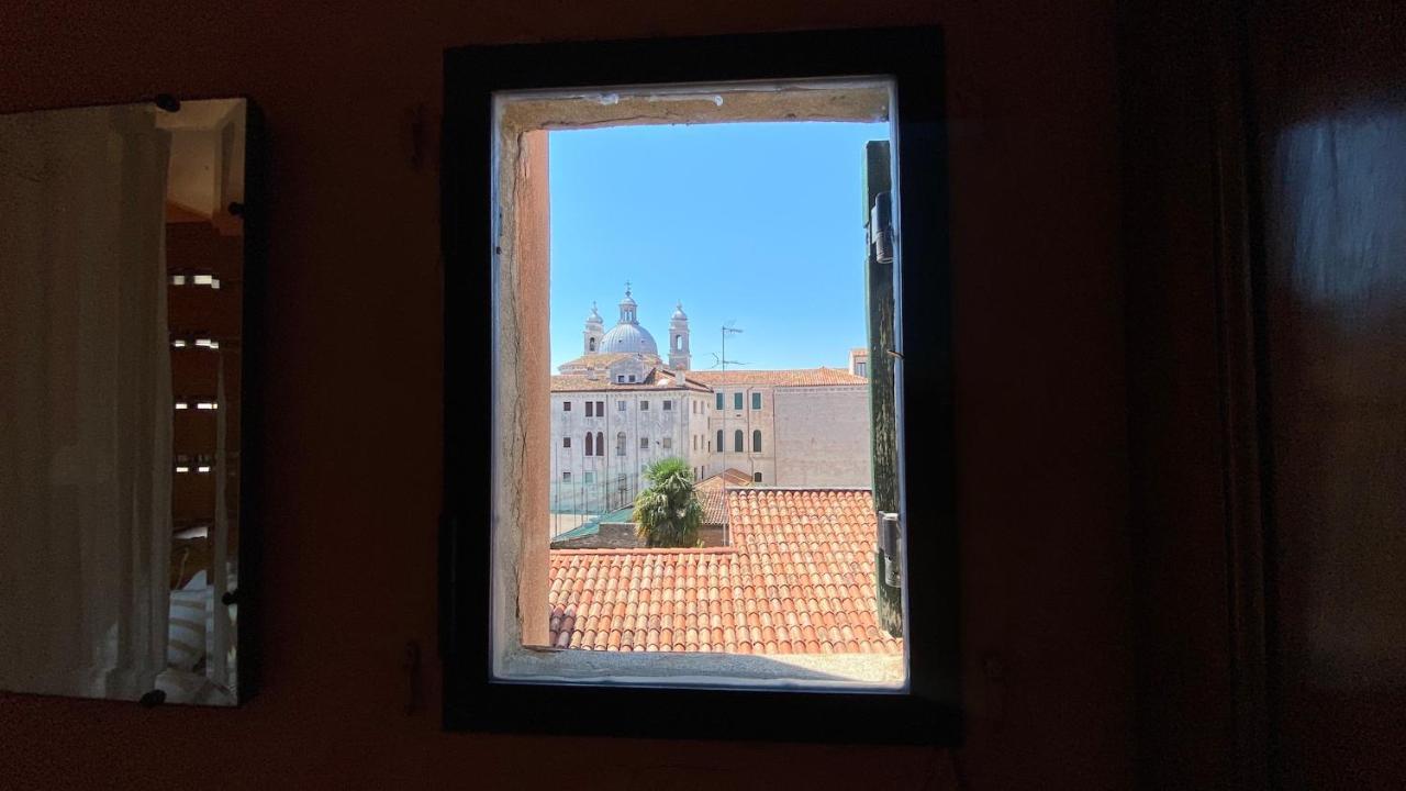 Ca' Romantica - Big Appartment At Accademia เวนิส ภายนอก รูปภาพ